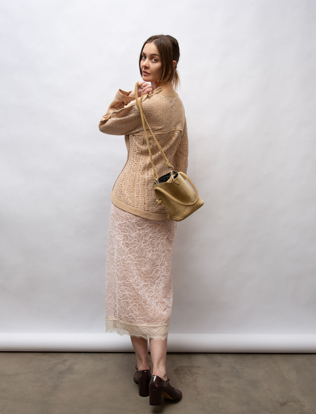 Образ 19: Блузка + юбка кружево