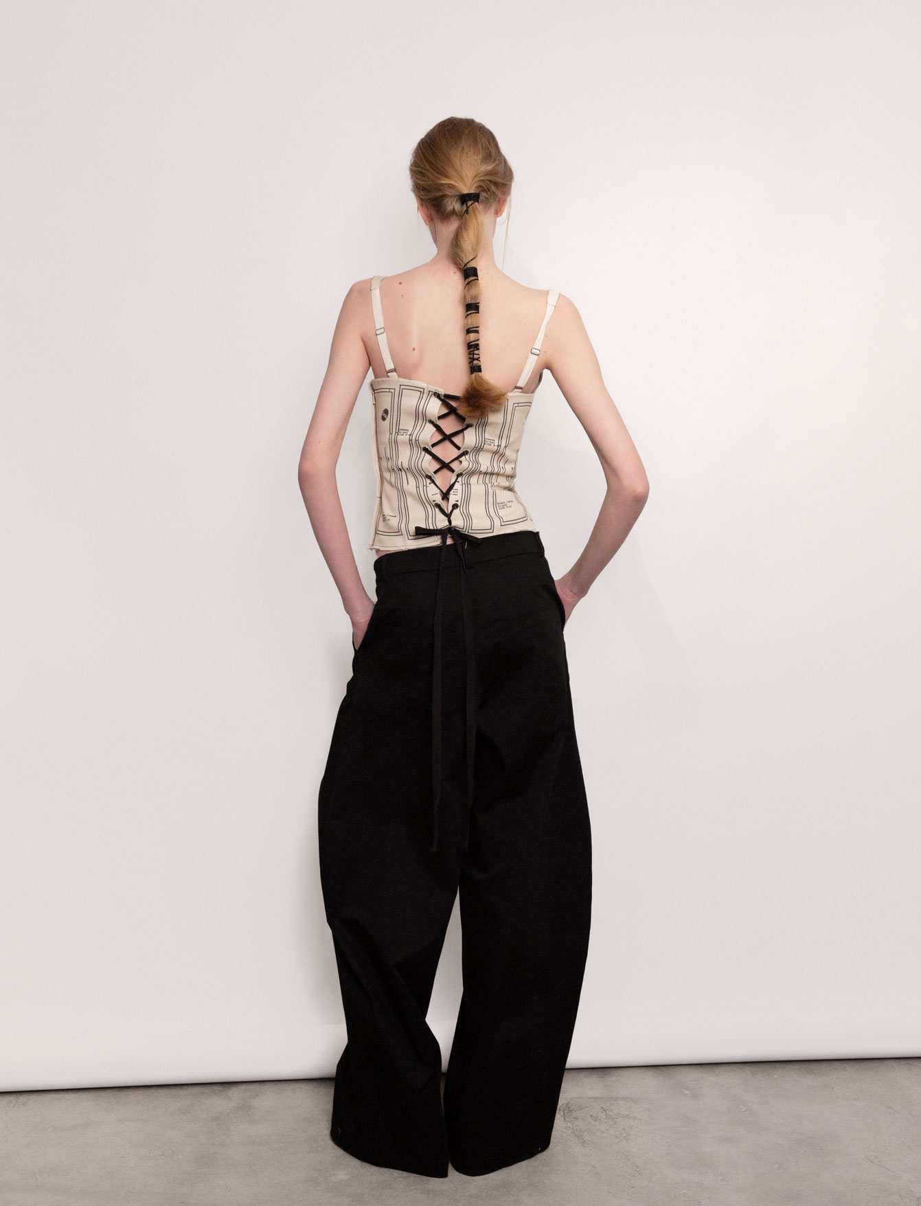 Образ 18: Двойная майка + Брюки