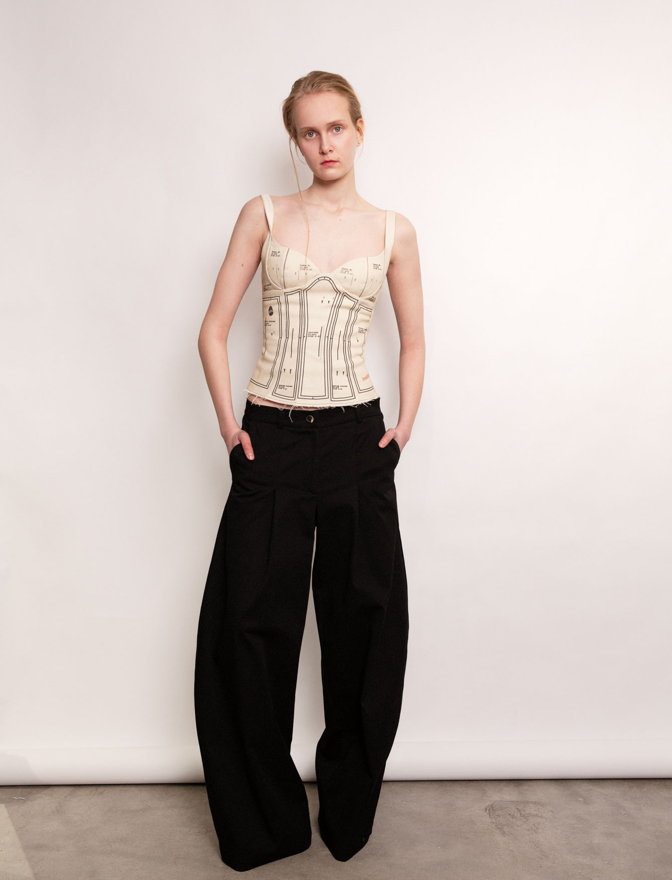 Образ 18: Двойная майка + Брюки