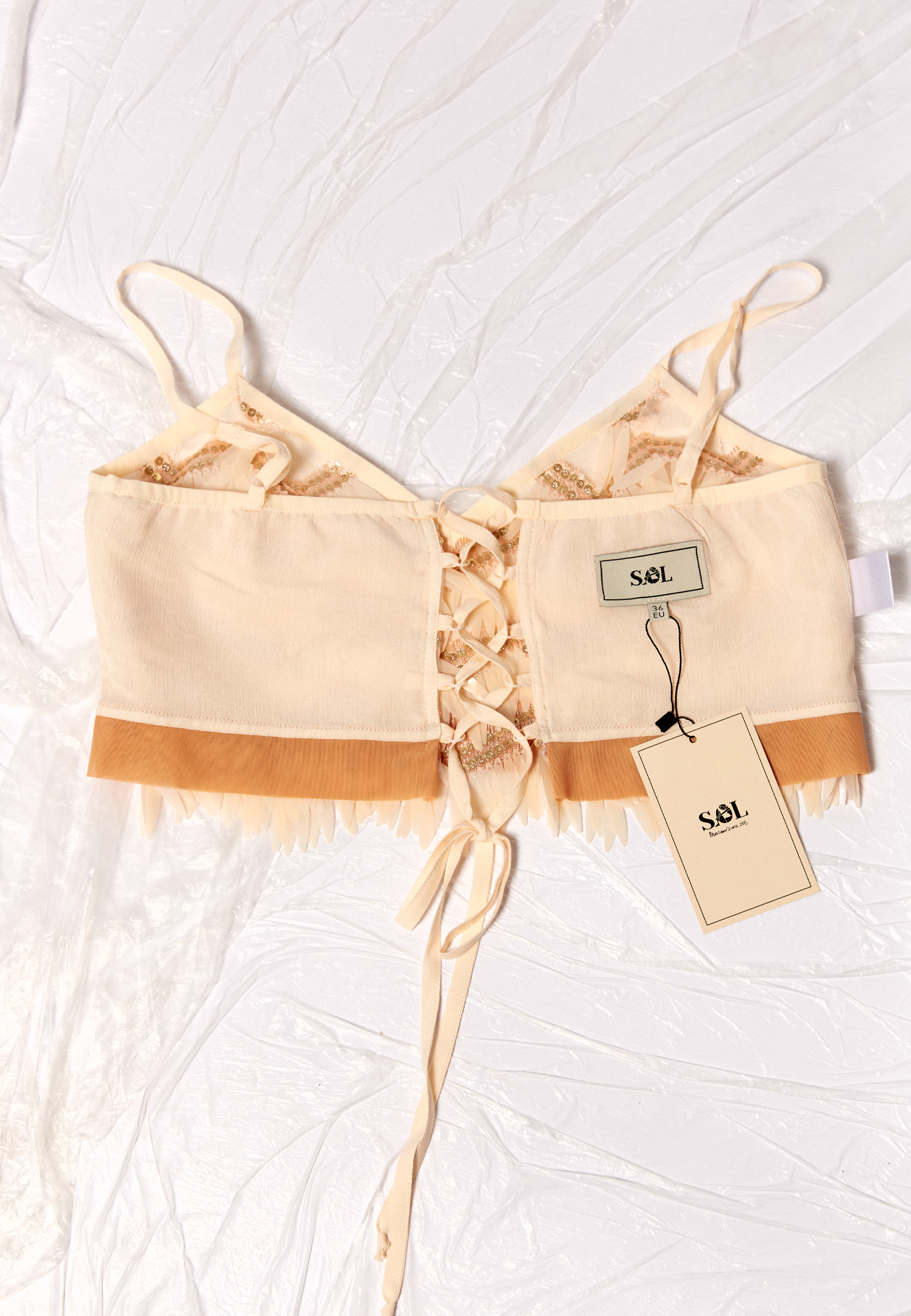 Топ №41 Petal Топ №41 Petal