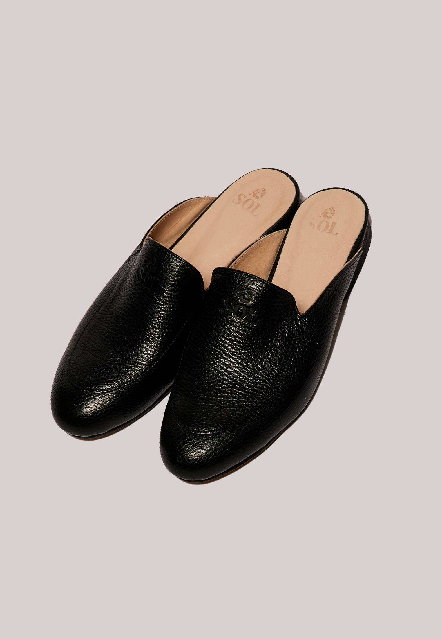 Мюли из натуральной кожи B.