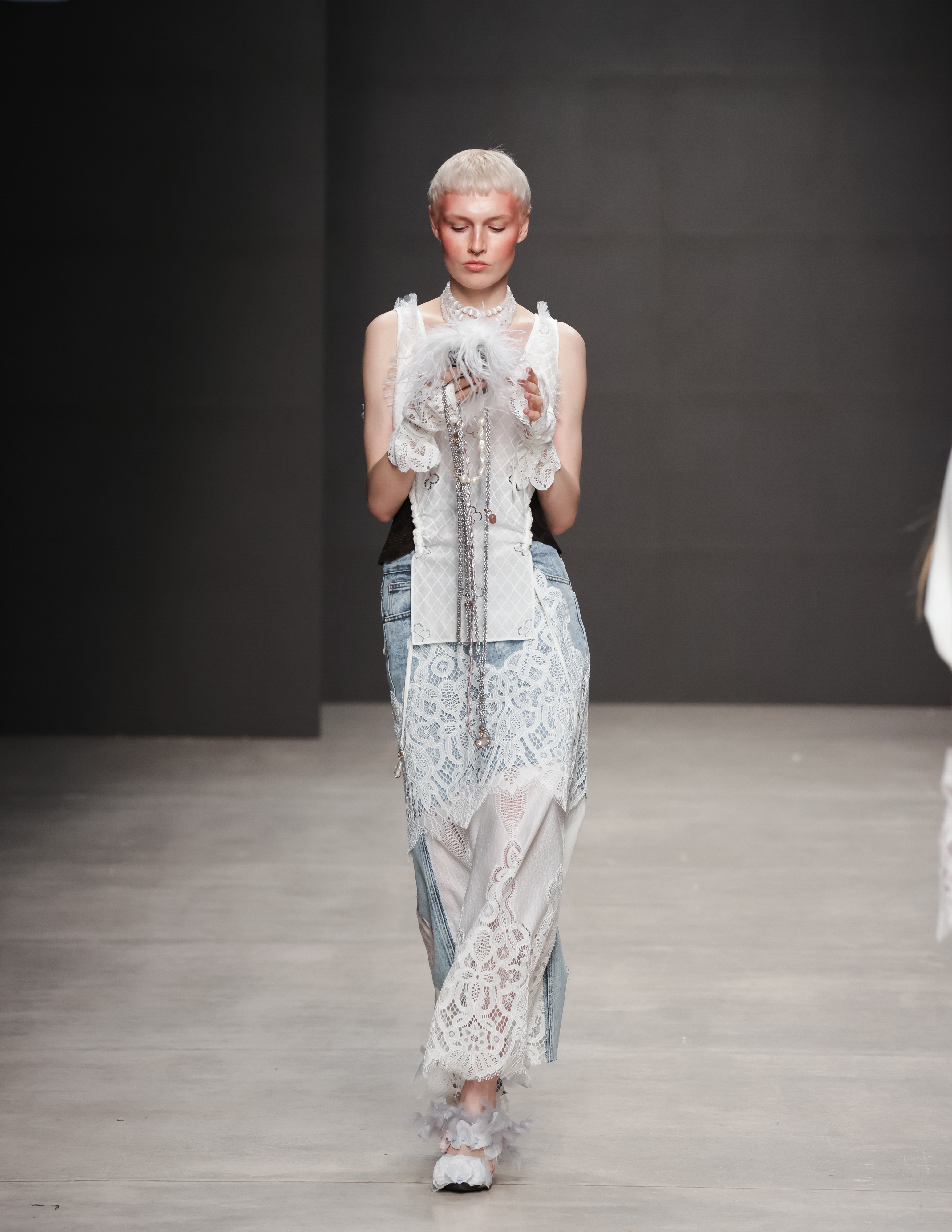 Топ №33 Alanson