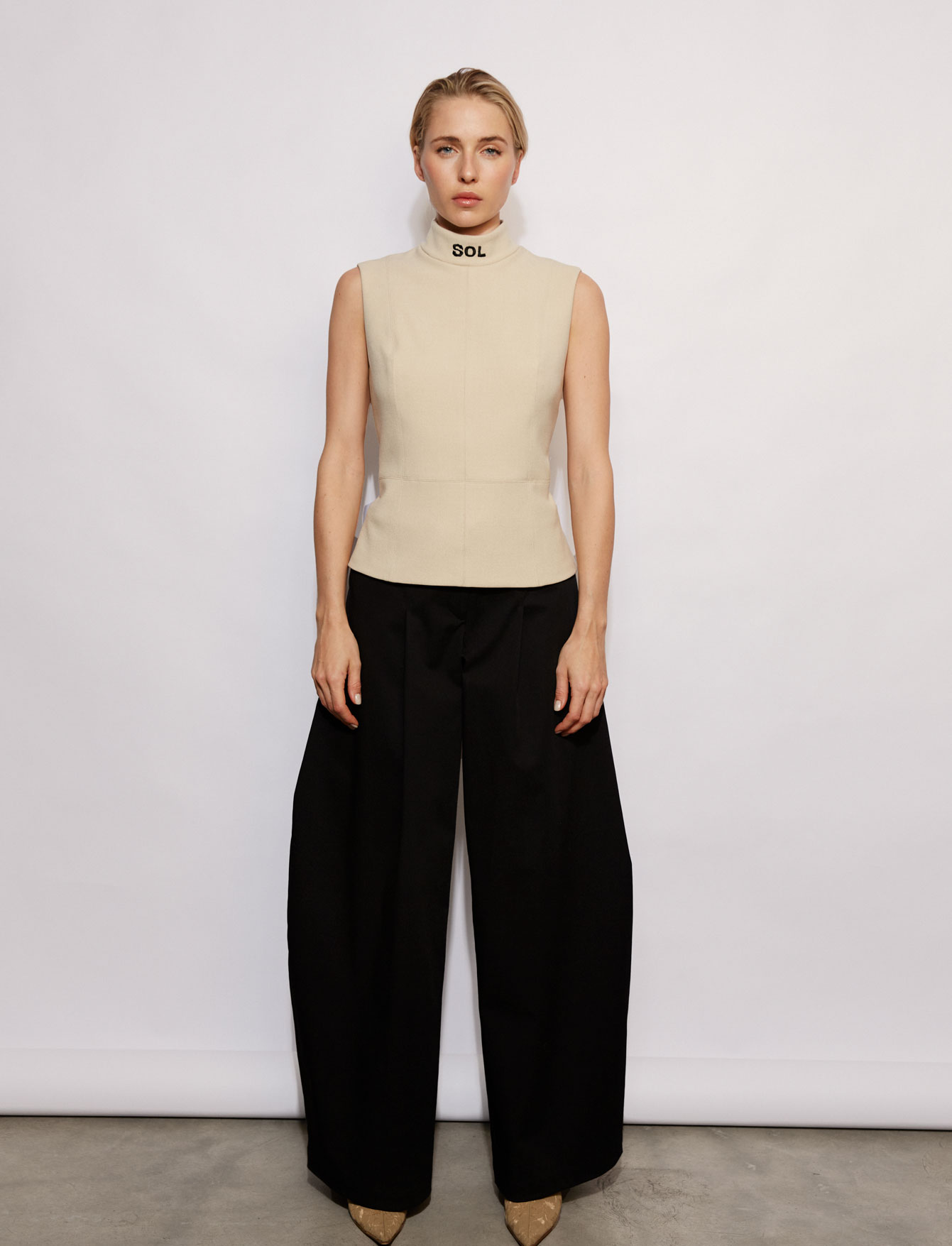 Образ 18: Двойная майка + Брюки