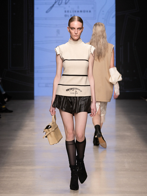 Топ e№5 Mannequin